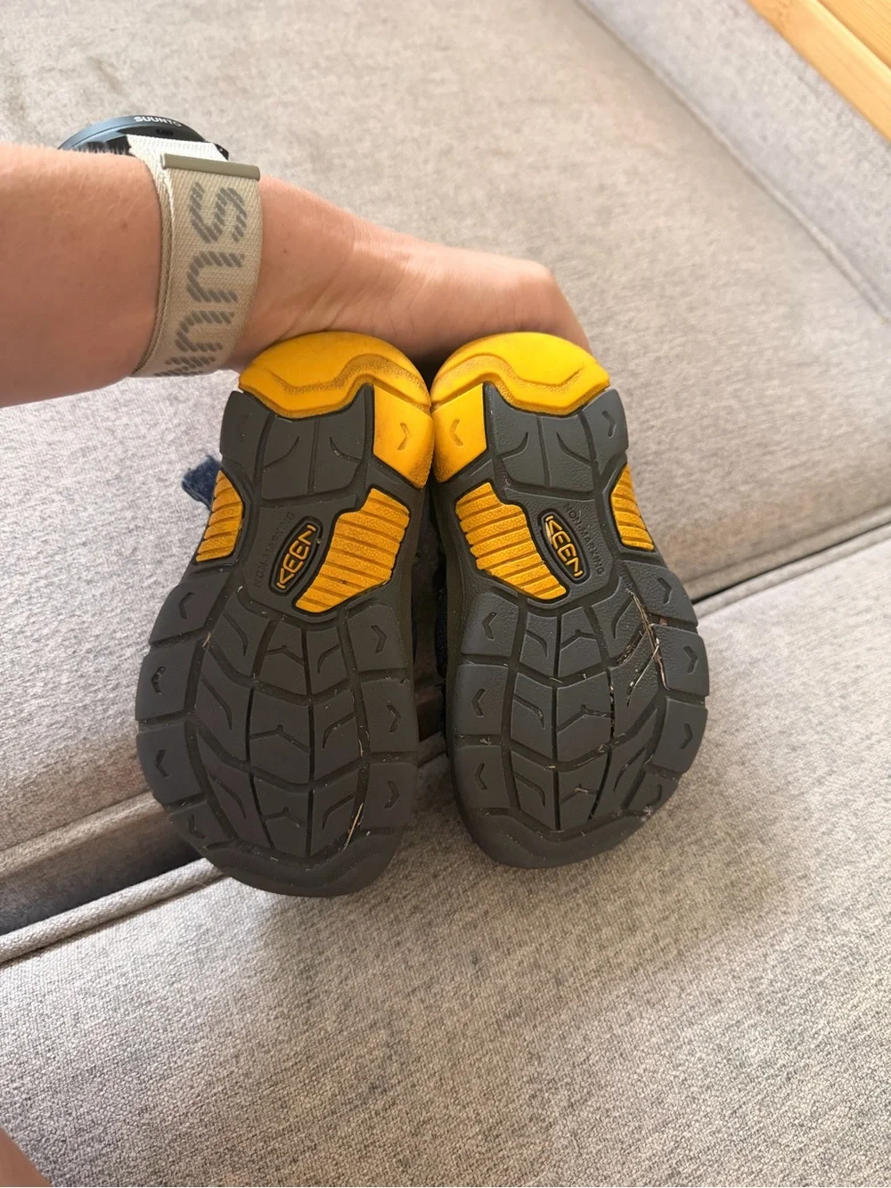 Keen rugged closed